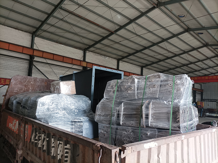 料斗NE100、鏈條、箱體發(fā)貨