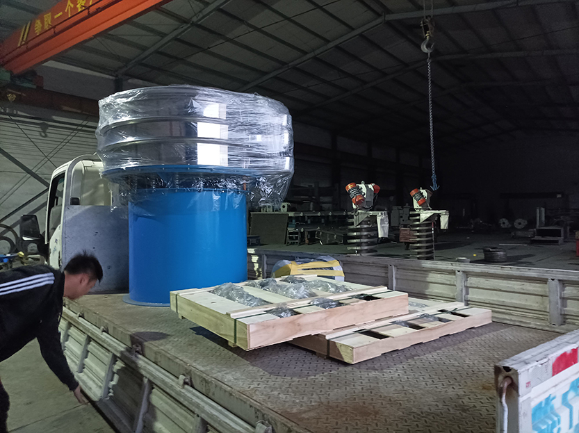 旋振篩、網(wǎng)架、電機(jī)等發(fā)貨