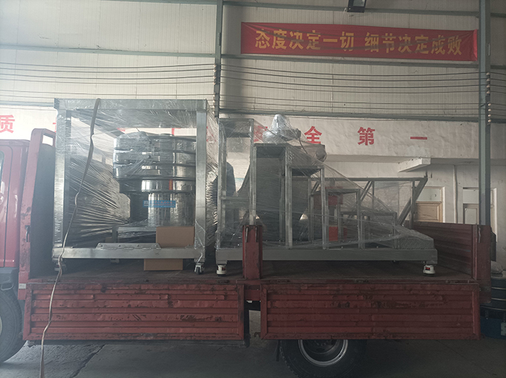 超聲波旋振篩、無塵投料站、架子和樓梯發(fā)貨