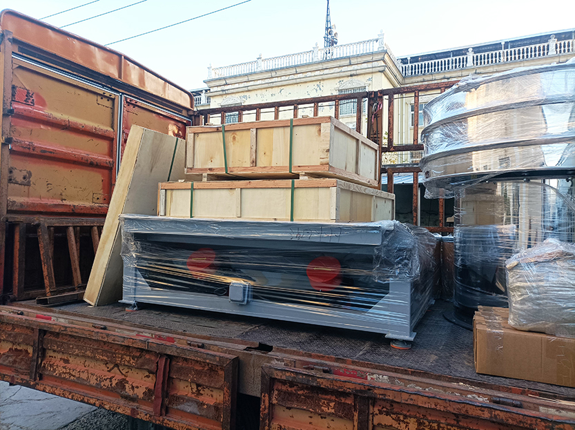 振動給料機、網(wǎng)架等發(fā)貨